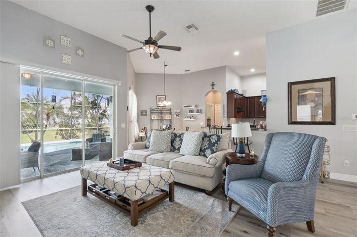 Image No.16-4 Bed House for sale