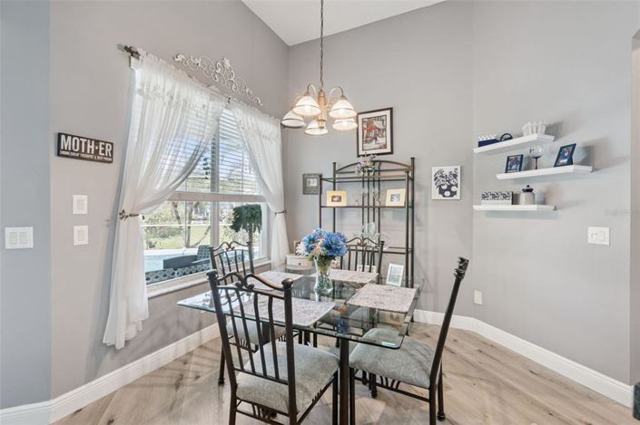 Image No.18-4 Bed House for sale