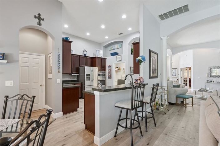 Image No.19-4 Bed House for sale