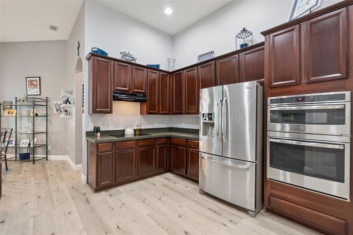 Image No.20-4 Bed House for sale