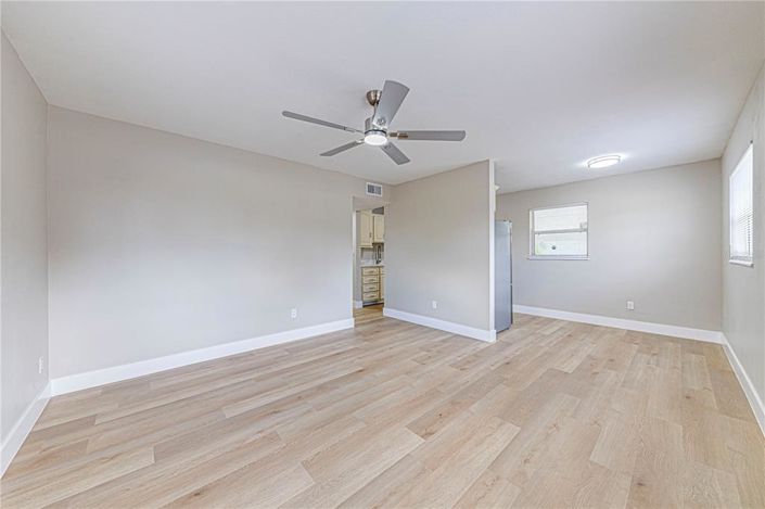 Image No.12-3 Bed House for sale