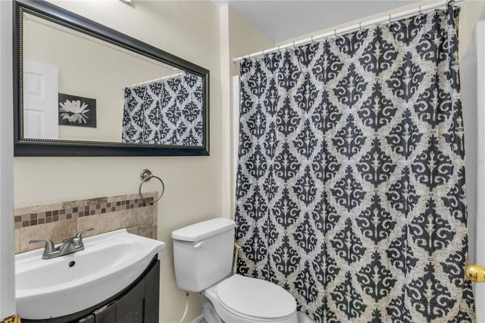 Image No.10-3 Bed House for sale