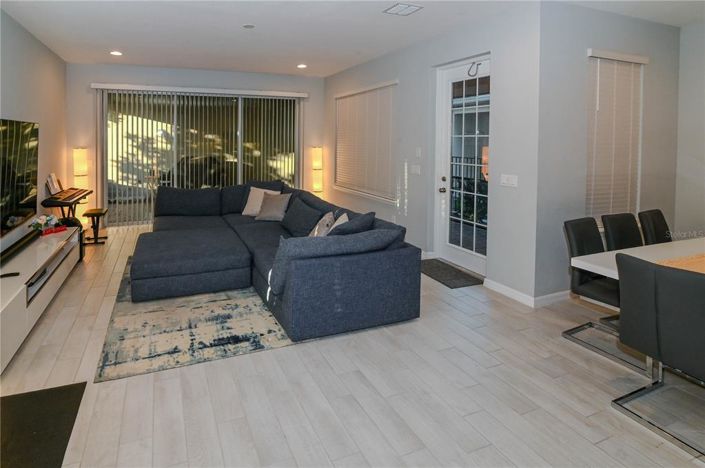 Image No.10-3 Bed House for sale