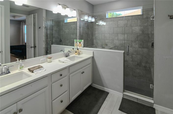 Image No.21-3 Bed House for sale