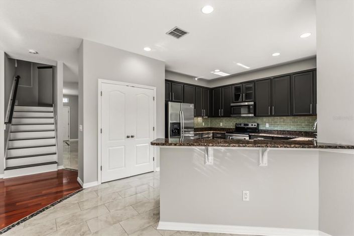 Image No.10-4 Bed House for sale