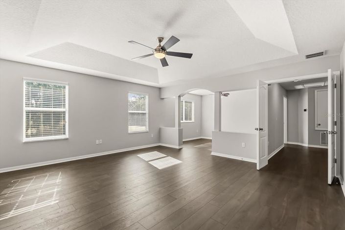 Image No.17-4 Bed House for sale