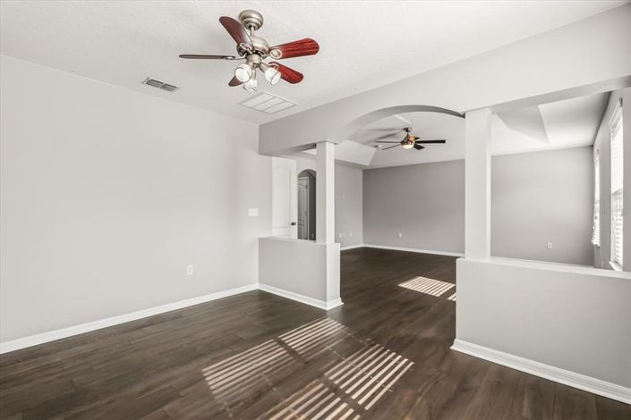 Image No.20-4 Bed House for sale