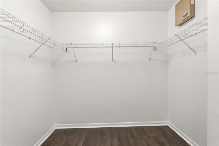 Image No.21-4 Bed House for sale