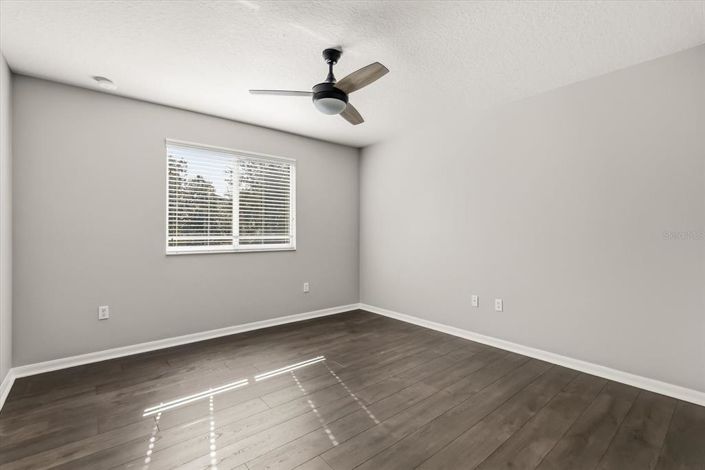 Image No.25-4 Bed House for sale