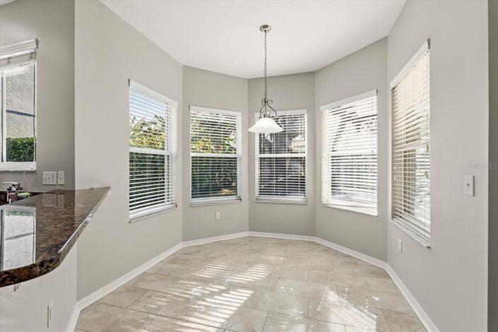 Image No.9-4 Bed House for sale