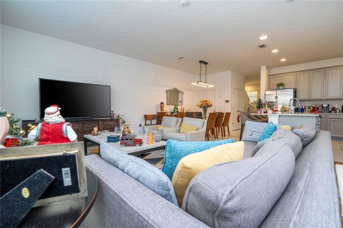 Image No.25-3 Bed Townhouse for sale