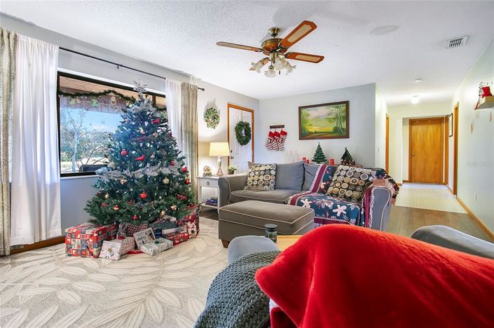 Image No.16-4 Bed House for sale