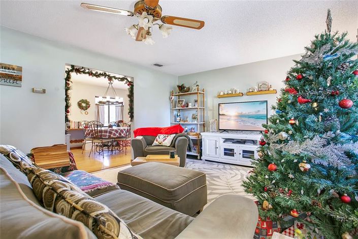 Image No.17-4 Bed House for sale