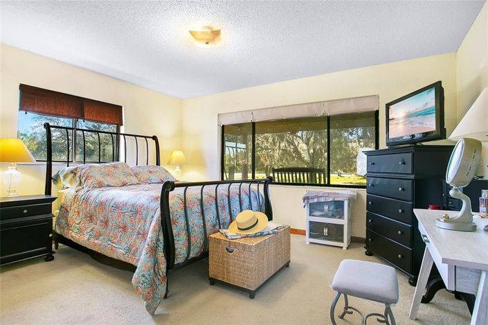 Image No.19-4 Bed House for sale