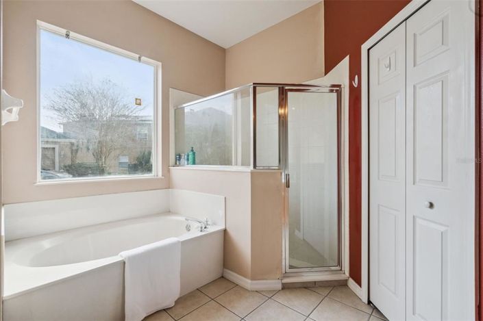 Image No.19-4 Bed House for sale