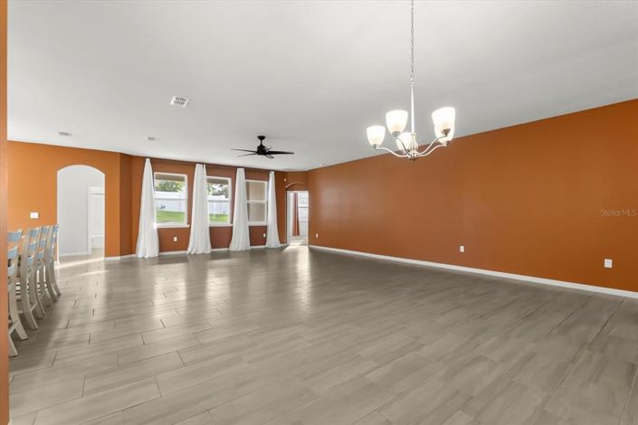 Image No.11-4 Bed House for sale