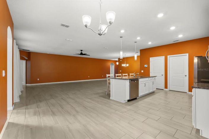 Image No.17-4 Bed House for sale