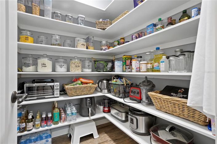 Image No.16-5 Bed House for sale