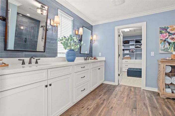 Image No.37-5 Bed House for sale