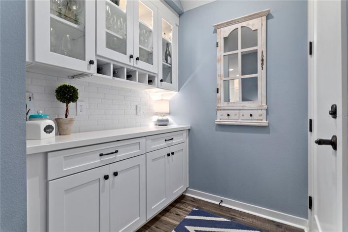 Image No.6-5 Bed House for sale