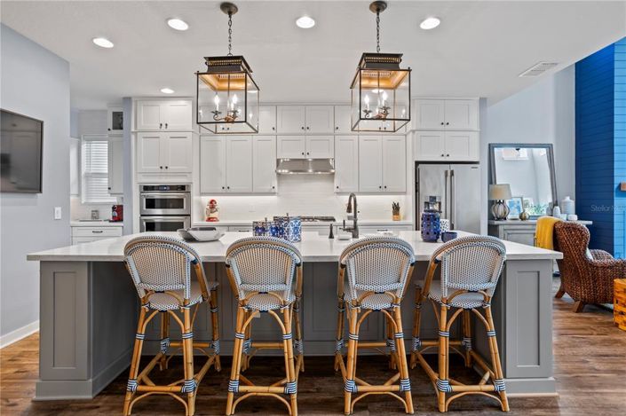 Image No.8-5 Bed House for sale