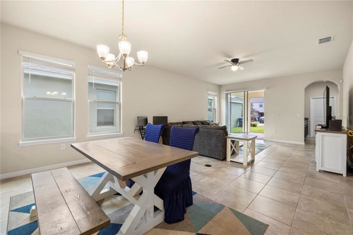 Image No.11-3 Bed House for sale