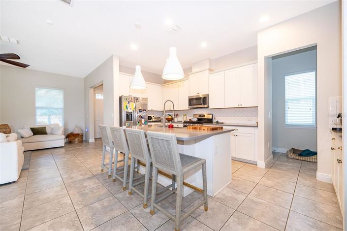 Image No.11-3 Bed House for sale