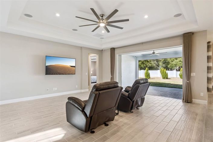 Image No.10-5 Bed House for sale