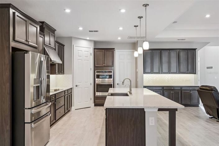 Image No.16-5 Bed House for sale