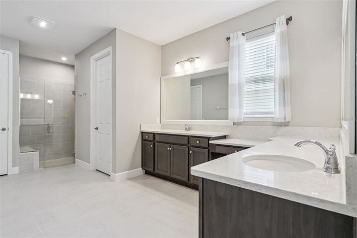 Image No.35-5 Bed House for sale