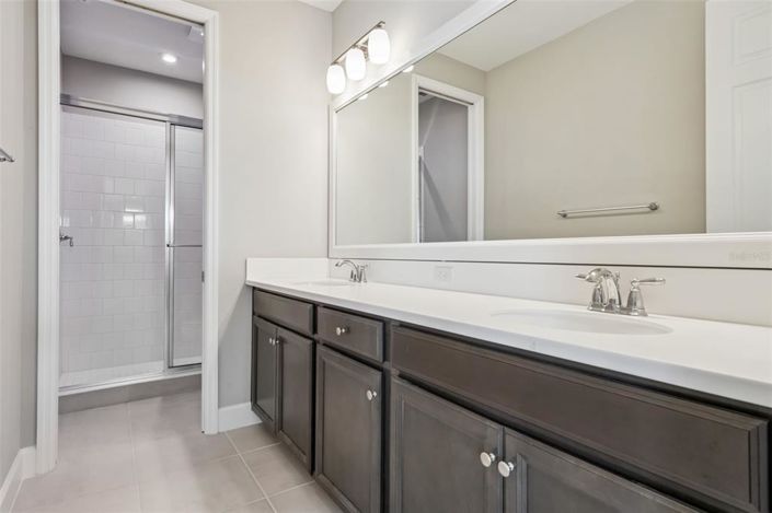 Image No.37-5 Bed House for sale