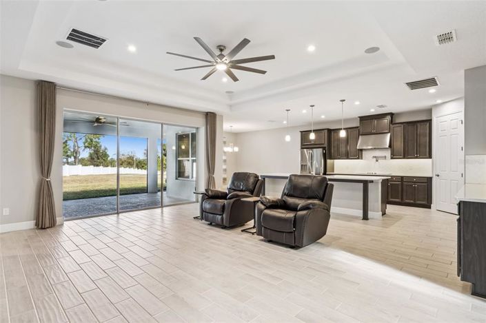 Image No.7-5 Bed House for sale