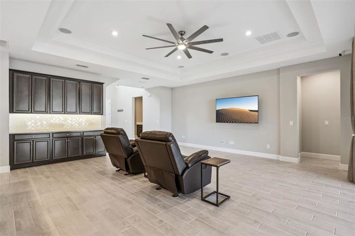 Image No.9-5 Bed House for sale