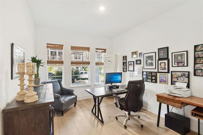 Image No.21-4 Bed House for sale