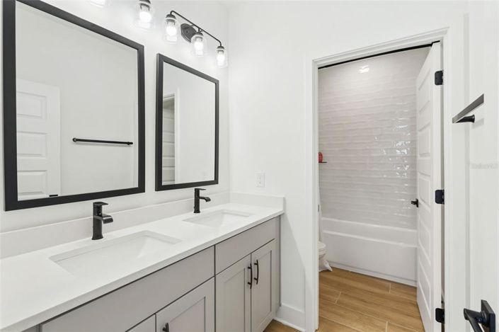 Image No.30-4 Bed House for sale