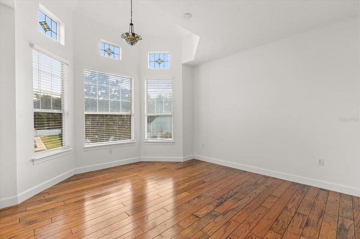 Image No.13-4 Bed House for sale