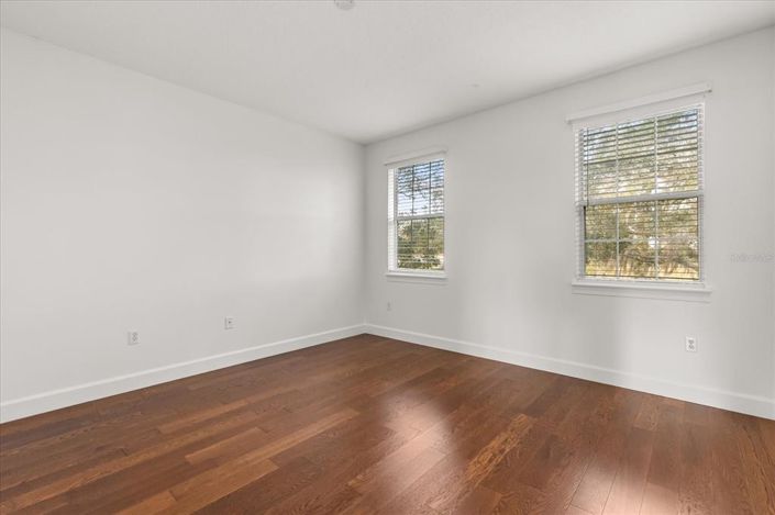 Image No.17-4 Bed House for sale