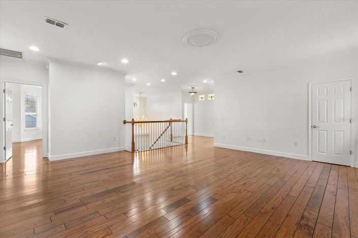 Image No.21-4 Bed House for sale