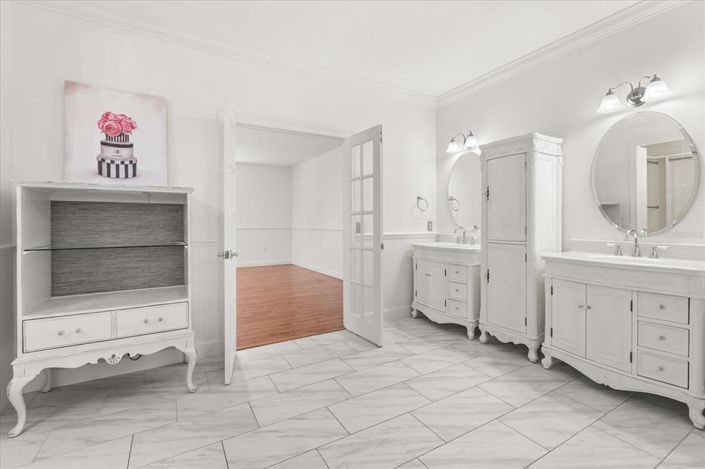 Image No.27-4 Bed House for sale