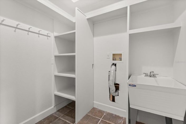 Image No.33-4 Bed House for sale