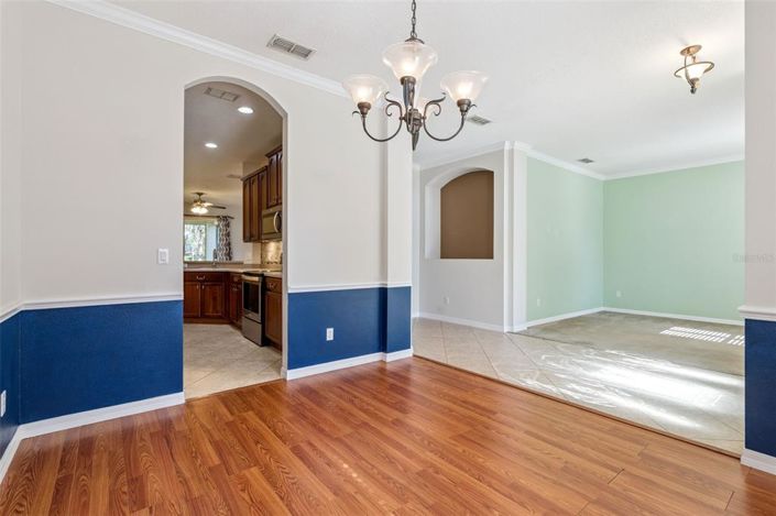 Image No.15-4 Bed House for sale