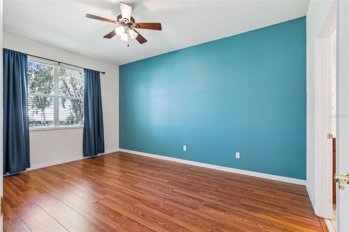 Image No.18-4 Bed House for sale