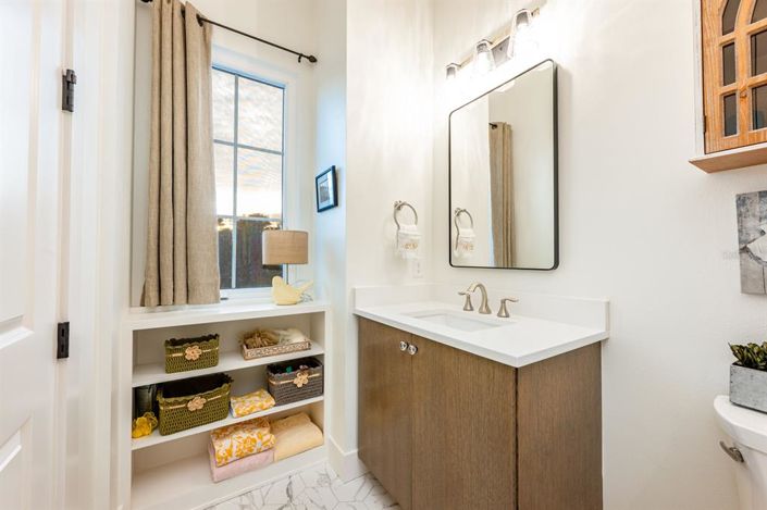 Image No.26-5 Bed House for sale