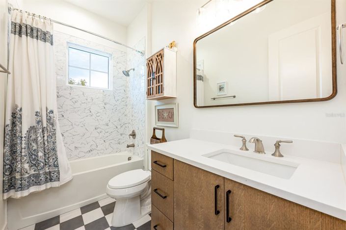 Image No.29-5 Bed House for sale