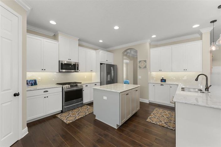 Image No.17-4 Bed House for sale