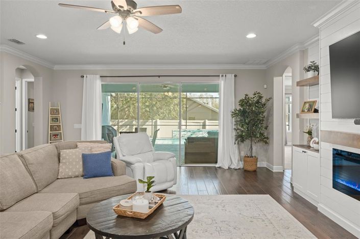 Image No.25-4 Bed House for sale