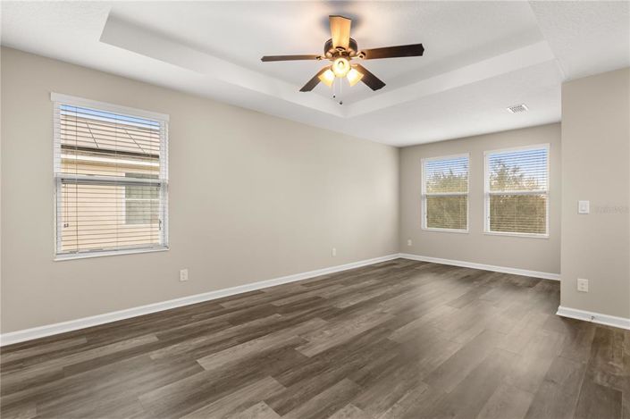 Image No.11-3 Bed House for sale