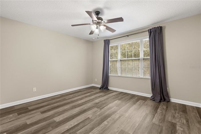 Image No.17-3 Bed House for sale