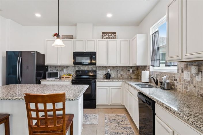 Image No.10-5 Bed House for sale