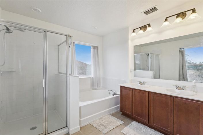 Image No.33-5 Bed House for sale